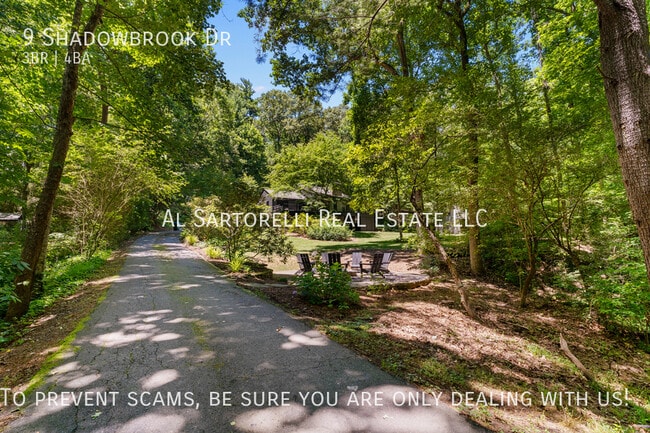 Building Photo - 9 Shadowbrook Dr