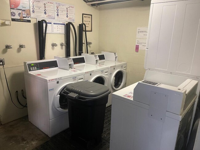 community laundry - 5951 Canterbury Dr