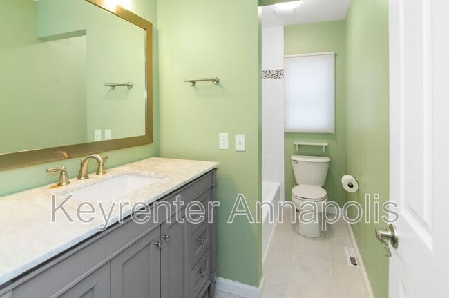 Building Photo - 840 Valentine View