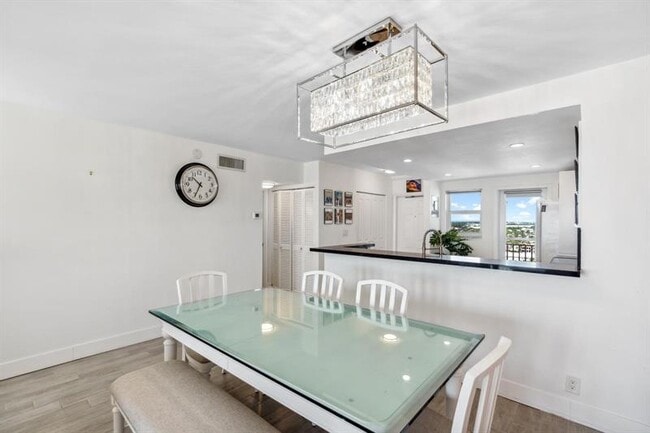 Building Photo - 750 N Ocean Blvd