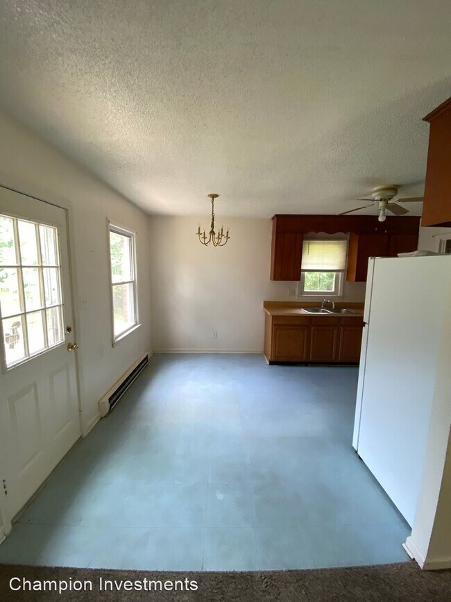 Building Photo - 2 br, 1 bath House - 207 W. Shannonhouse St