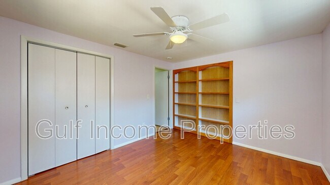 Building Photo - 5012 29th Ave W