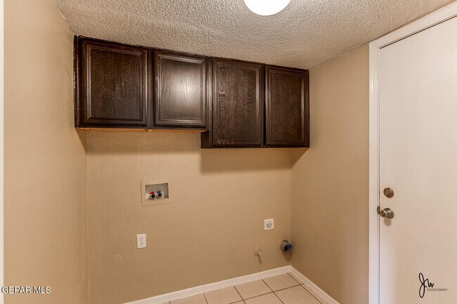 Building Photo - 10789 Pleasant Sand Dr