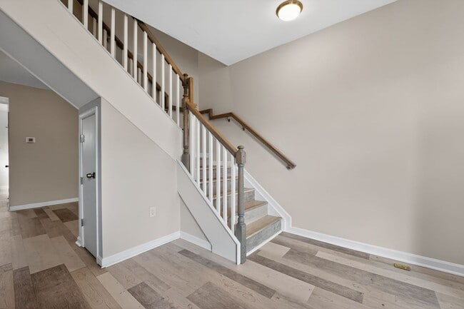 Building Photo - 2 bed 1.5 bath rowhome in Baltimore!