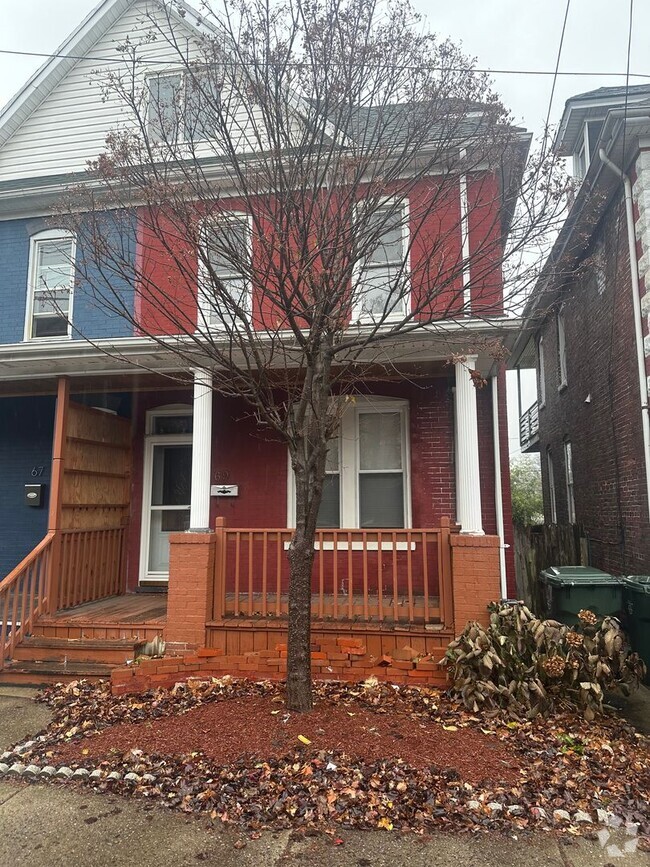 Building Photo - Duplex located on West Side Ave