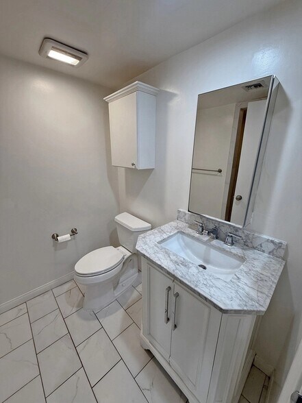 Building Photo - 4530 Whitsett Ave