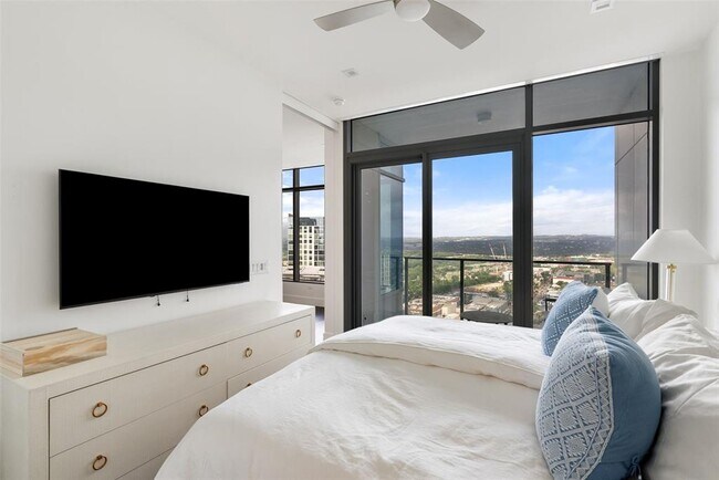 Building Photo - 501 West Ave