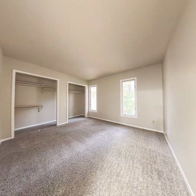 Building Photo - 611 Hickory Hill Ln