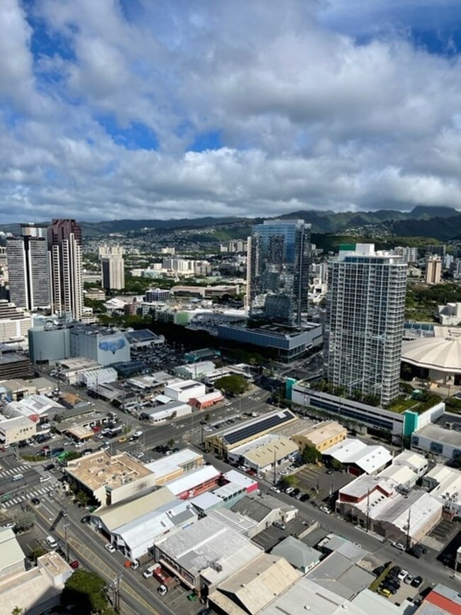 Building Photo - Aalii High Floor 1 bedroom, 1 bath, 1 parking