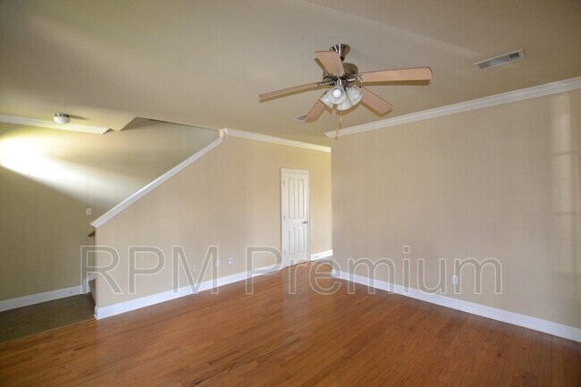 Building Photo - 2117 Cypress Hall Alley