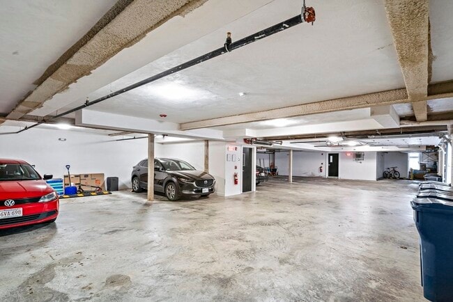 Building Photo - 194 Havre St