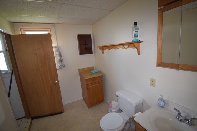 Building Photo - Two Bedroom Home with Carport, Laundry & more!