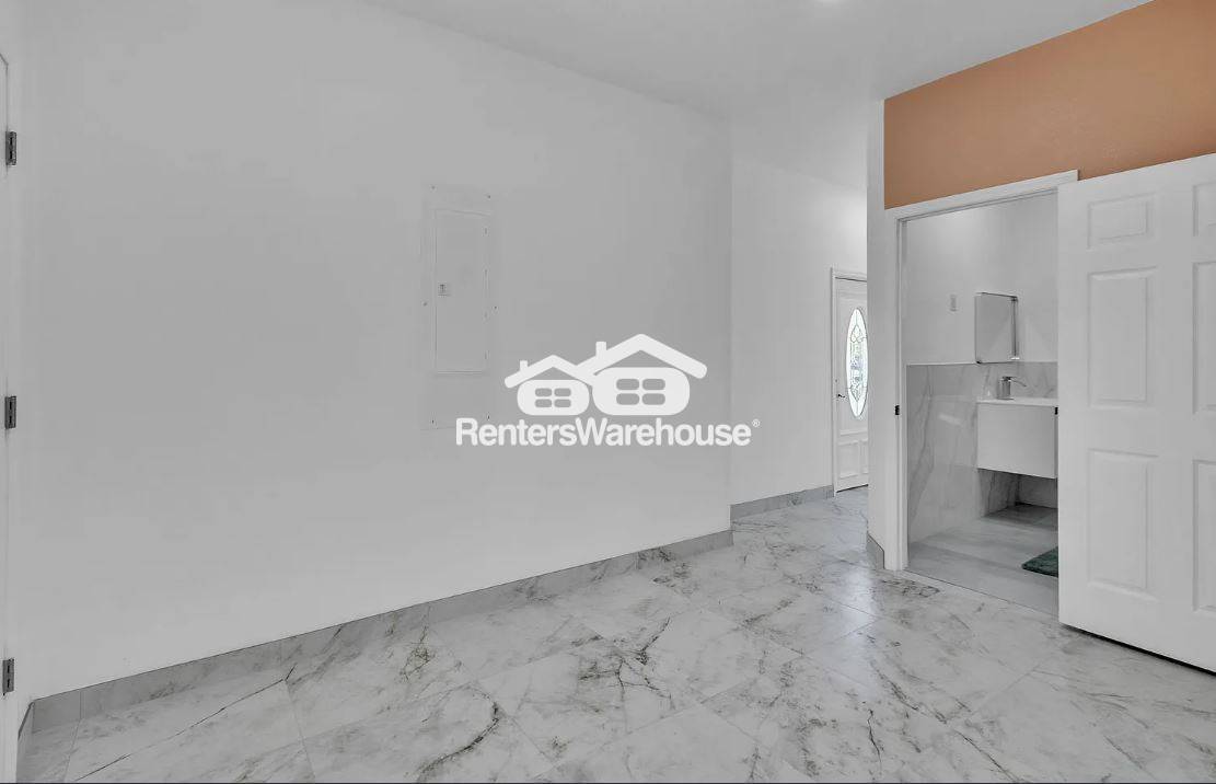 Building Photo - 528 Wideview Ave