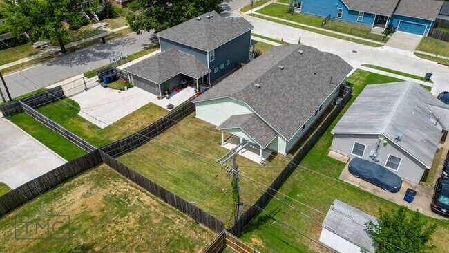 Building Photo - Craftsman 4BR in The Heights