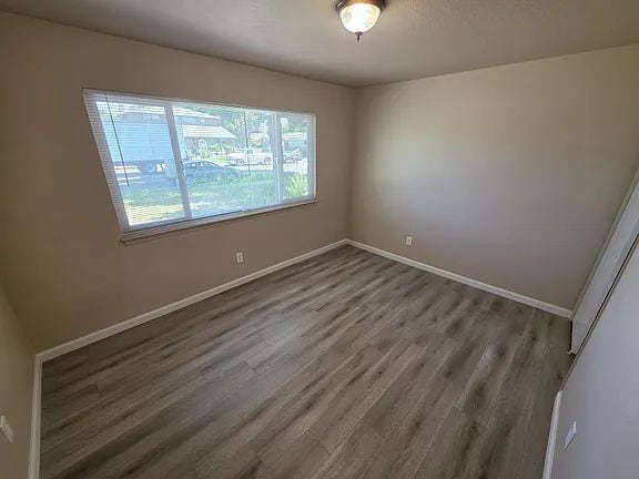 Building Photo - This charming newly renovated home has 3 bedrooms and 2 full bathroom.