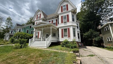 Building Photo - Spacious Sunny 2 BR-Walk to Downtown-Laund...