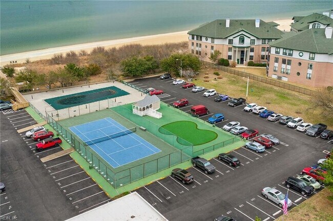 Building Photo - 3288 Page Ave