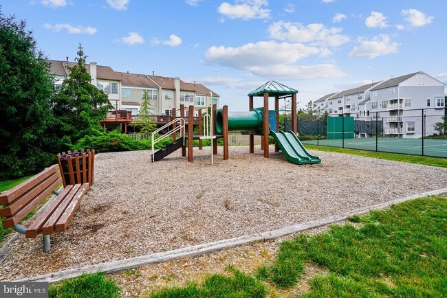 Building Photo - 3850 Koval Ln