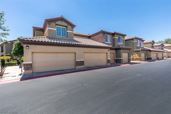 Building Photo - 6868 Sky Pointe Dr
