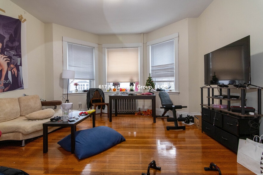 Building Photo - 22 Euston St