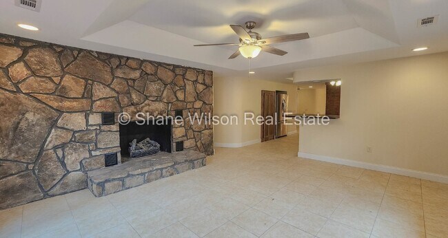 Building Photo - 5 Acres! Land to Roam and a big house to go with it!