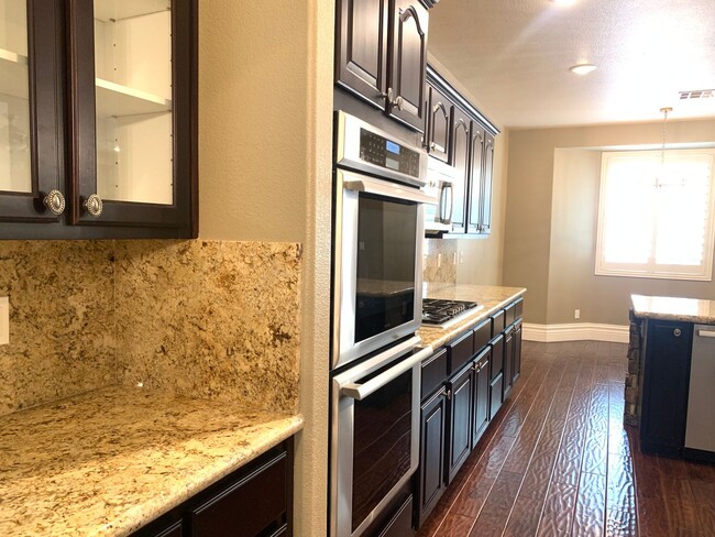 Building Photo - Four Bedrooms, Loft, and Downstairs Bedroo...