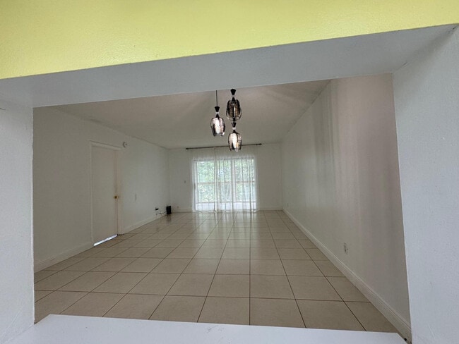 Building Photo - 7797 Golf Cir Dr