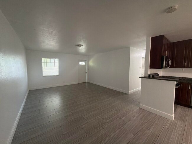 Building Photo - 208 Coventry St