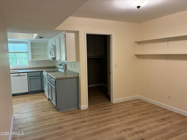 Building Photo - 8437 E San Benito Dr