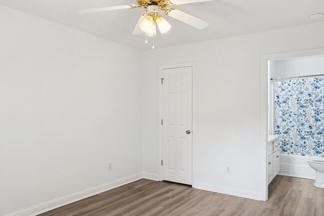 Building Photo - 2032 Buckhaven Way