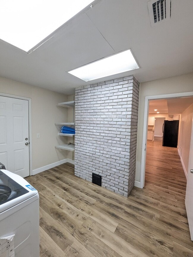 Building Photo - 1007 Boulevard De La Parisienne
