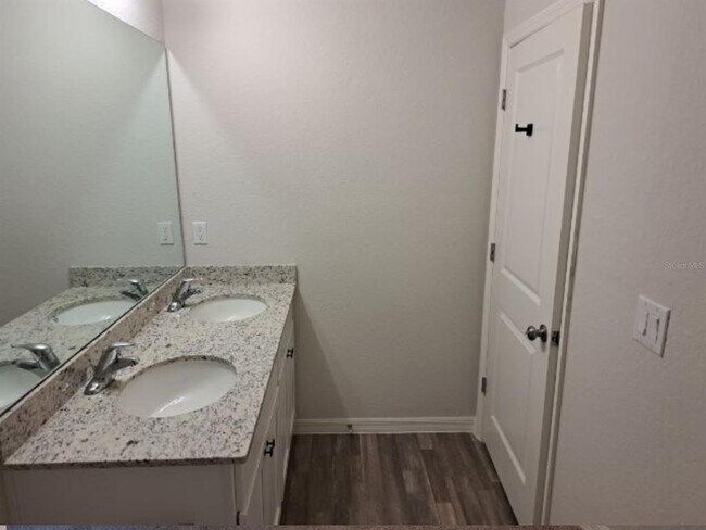 Building Photo - 430 Sherbourne St