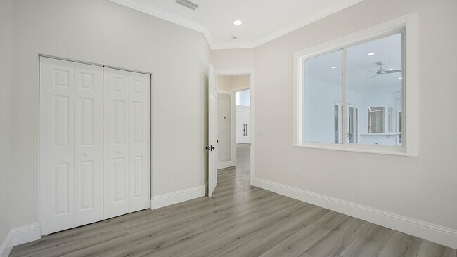 Building Photo - 6706 Oakmont Way