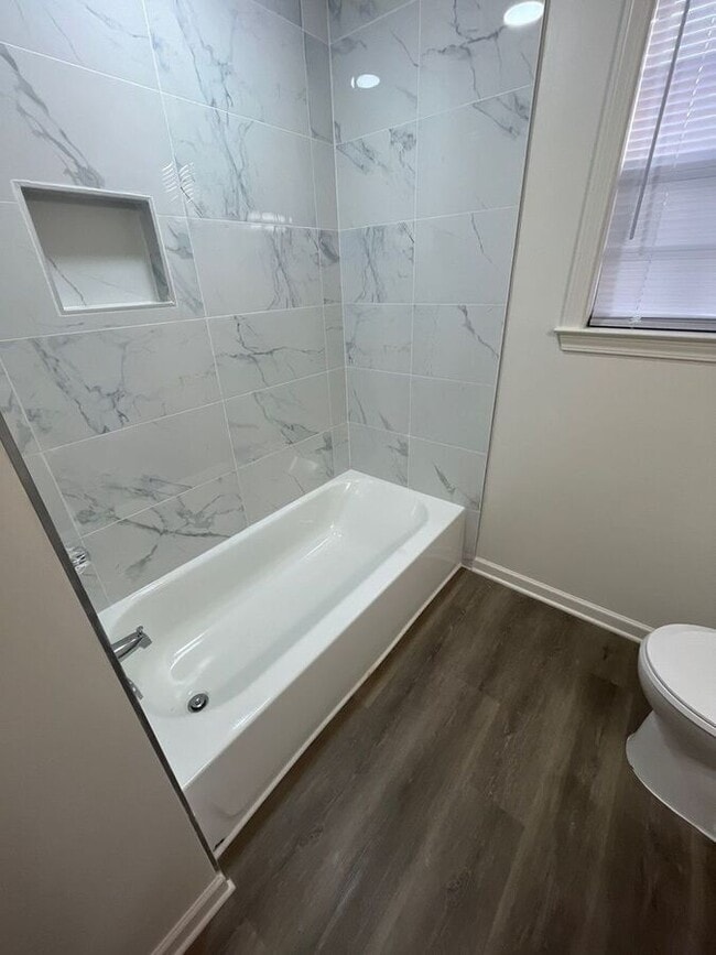 Building Photo - 749 Columbia St