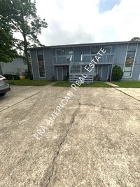 Building Photo - 520 Landview Dr
