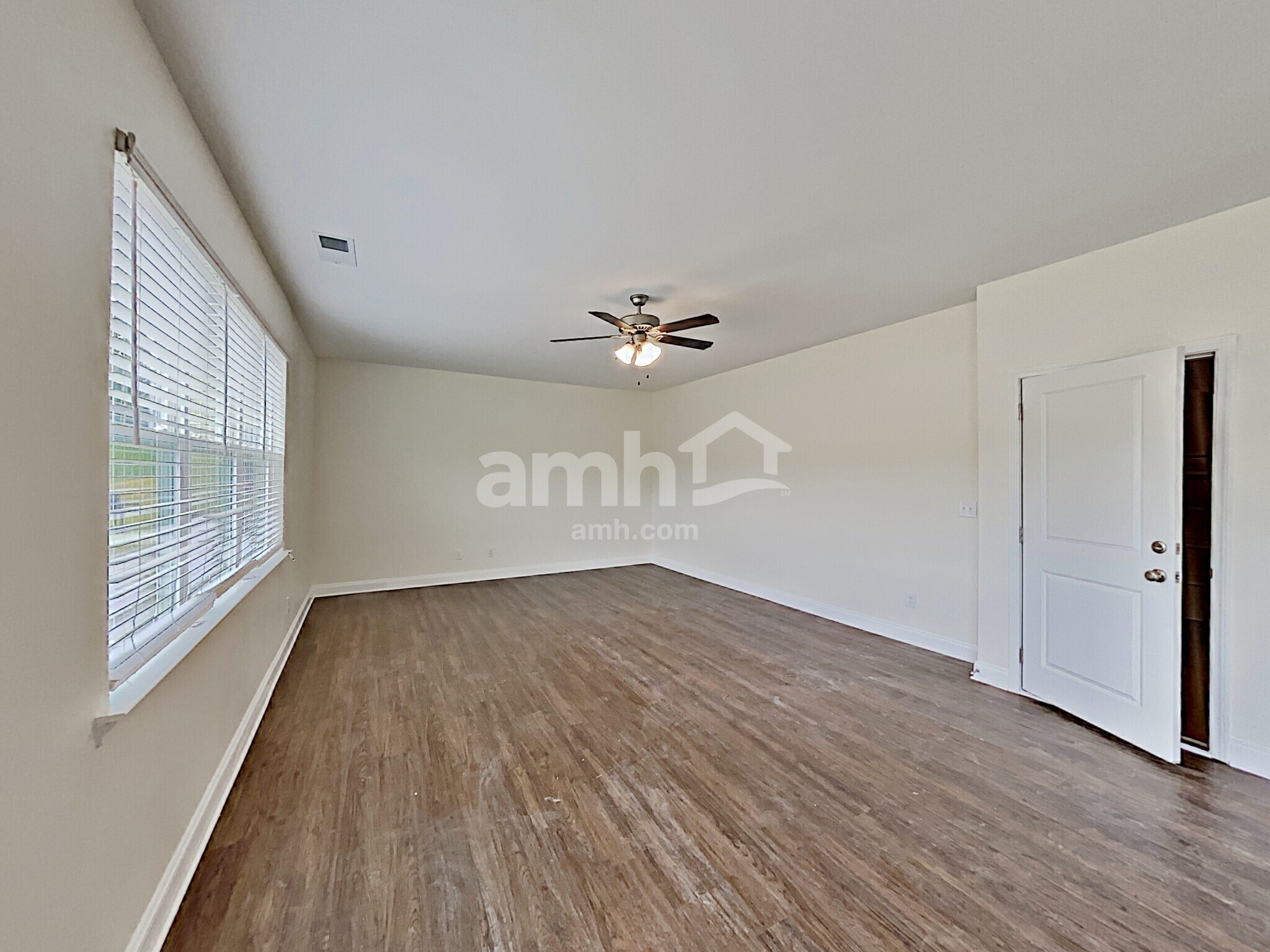 Building Photo - 363 Macroom Ct