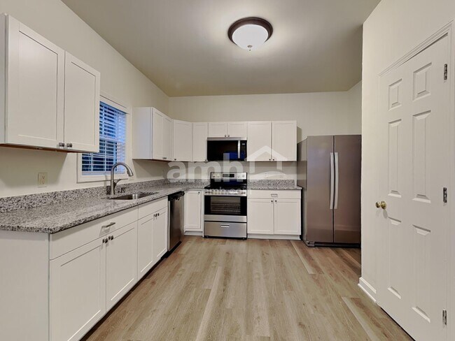 Building Photo - 2601 Trailwood Hills Dr