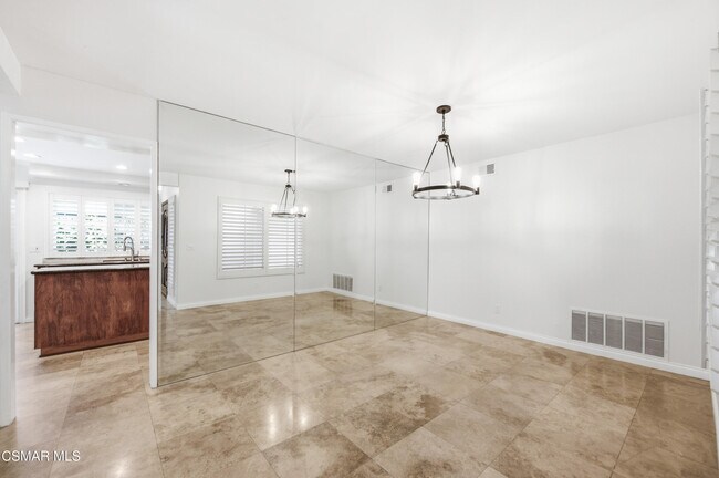 Building Photo - 681 Triunfo Canyon Rd