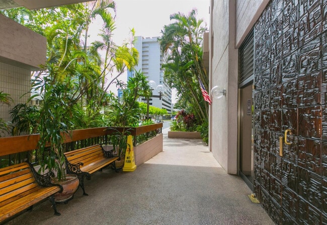 Building Photo - 1848 Kahakai Dr