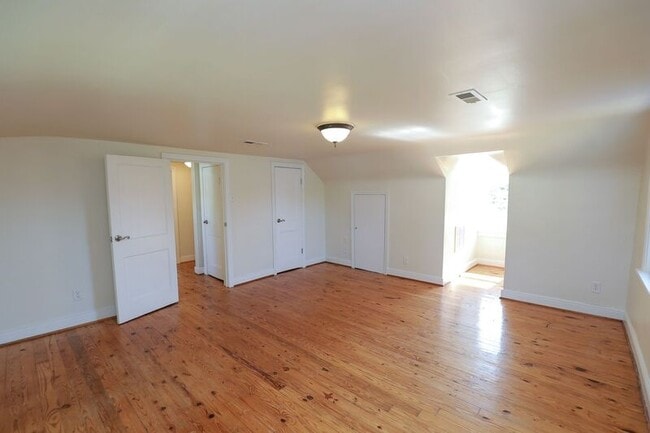 Building Photo - 2922 Overton Rd