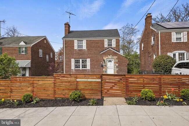 Primary Photo - 1807 41st Pl SE