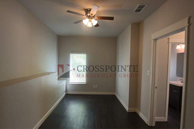 Building Photo - Available Now! 2 bedroom in Historic Charn...