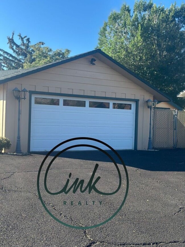 Building Photo - Spacious Corner Lot near Foothills