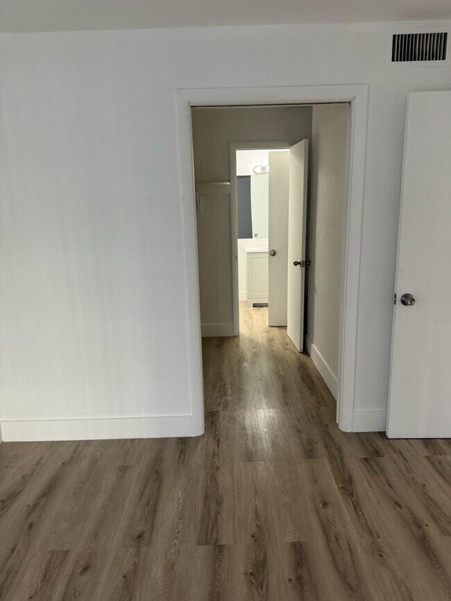 Building Photo - South Bank Apartments