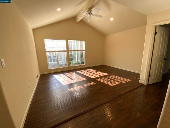 Building Photo - 149 Heritage Park Dr