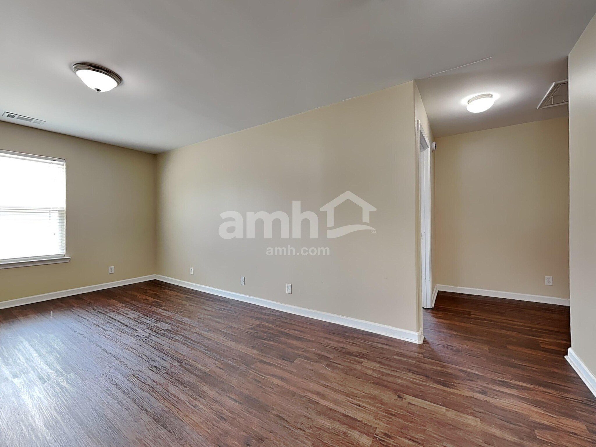 Building Photo - 103 Lake House Rd