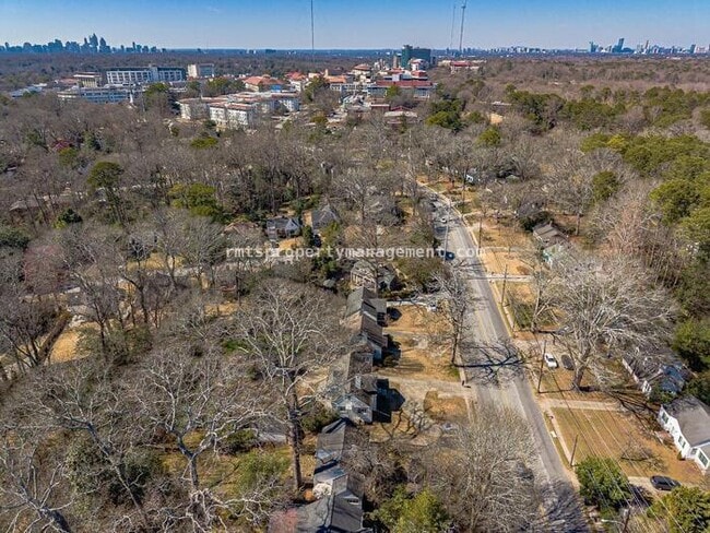 Building Photo - 1977 N Decatur Rd