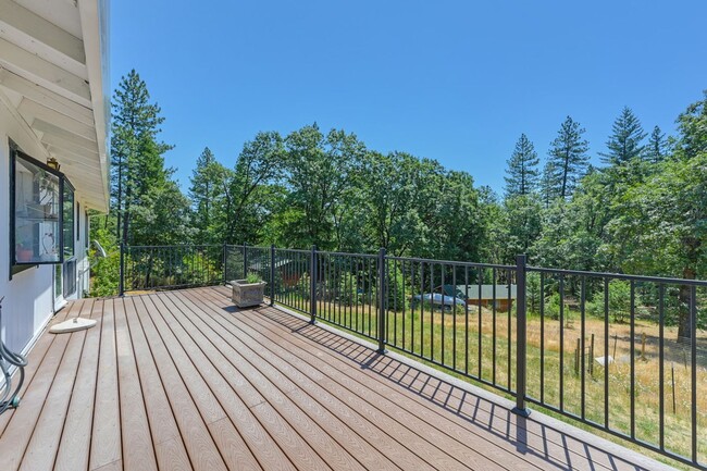 Building Photo - 3-Bedroom Home on a Foresthill Cul-de-Sac