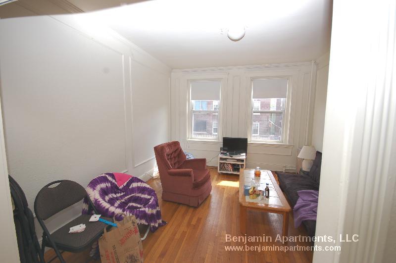 Building Photo - 8 Vinal St