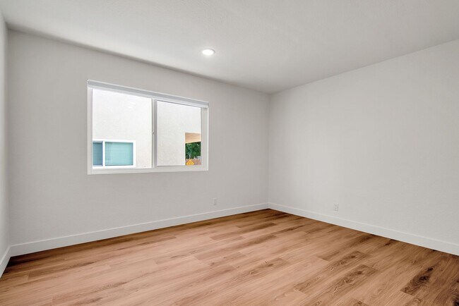 Building Photo - Malaga-GJA